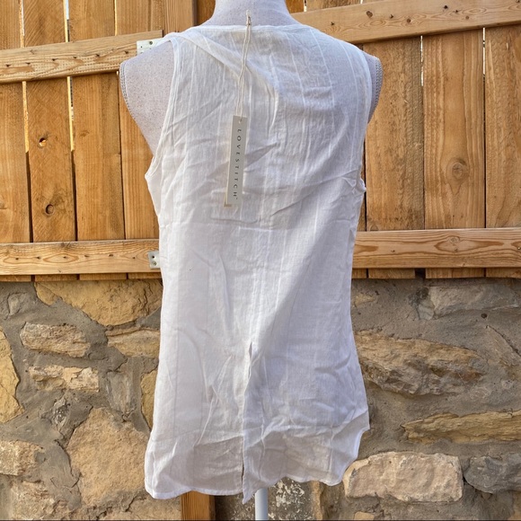 NWT Love Stitch woman's white top black design M - Picture 3 of 10